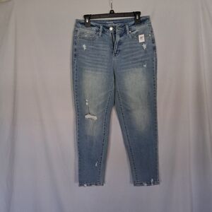 Time and Tru Light Blue Cropped Jeans